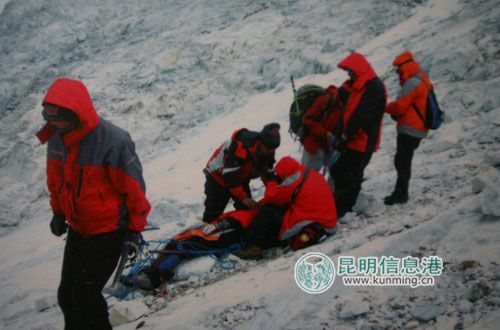 甘孜雪山遇难者的故事，中学体育老师的生命赞歌