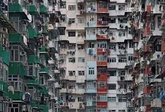 地铁口设计缺陷，不只是设计师的责任，城市建设的多维视角审视